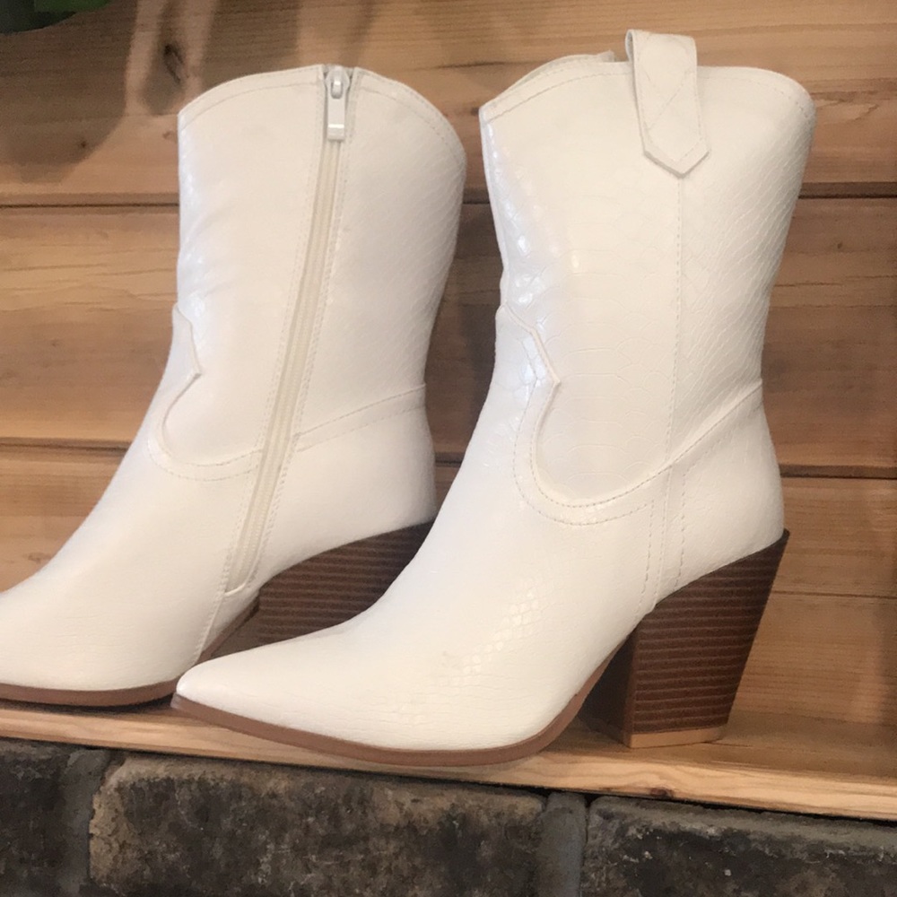 Mata Cosmic “Slayer” Cowgirl Boots White Embossed Snake Mid Calf 7 - Picture 4 of 16
